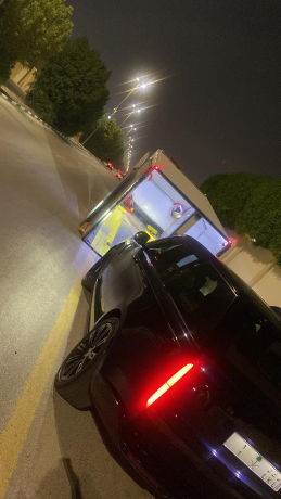 خدمة نقل السيارات الليلية